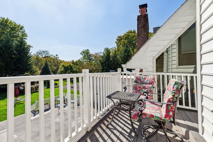 The Columbia Inn at Peralynna Manor
