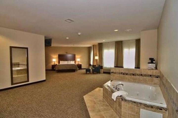 Comfort Inn Apalachin / Binghamton W Route 17