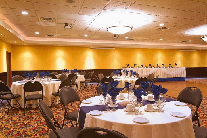 Ballroom/Hall 41 of 46