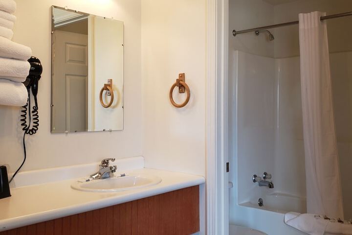 Room 32 of 72