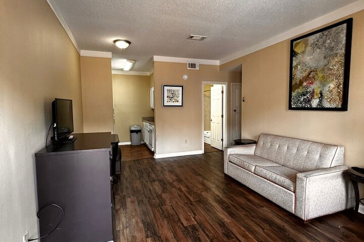 Plantation Oaks Suites & Inn Millington