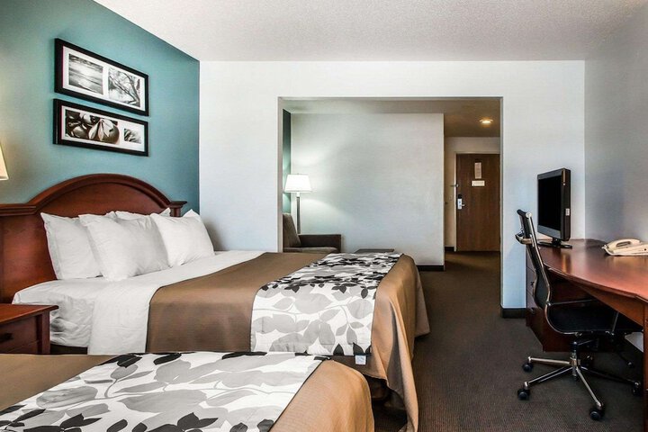 Room 28 of 35