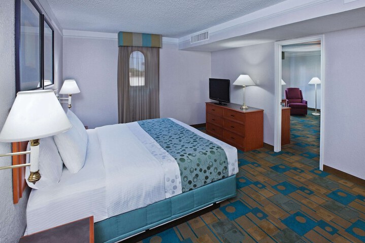 Room 53 of 59
