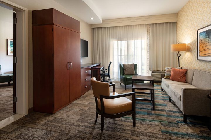 Room 32 of 53