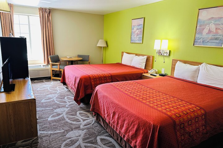 Room 13 of 18