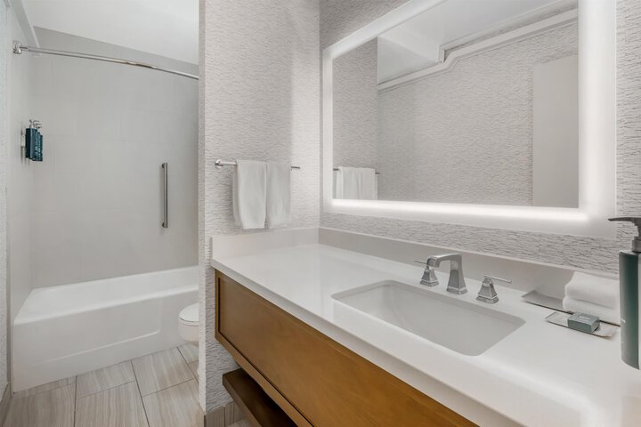 DoubleTree by Hilton Spokane City Center
