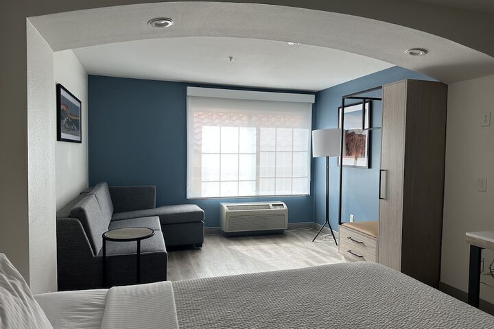 Room 65 of 76
