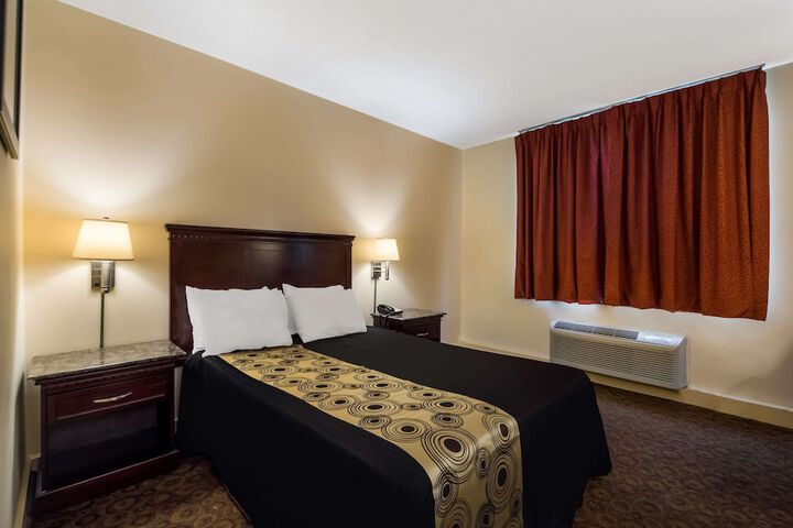 Room 16 of 36