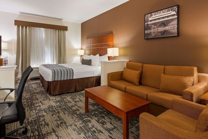 Room 10 of 14