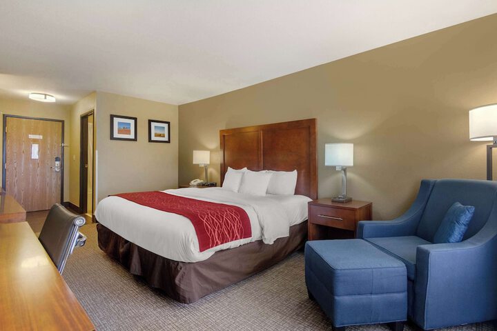 Comfort Inn & Suites Pittsburg KS