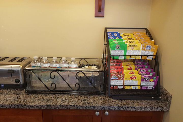 Crescent Suites Hotel