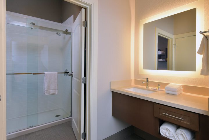 Staybridge Suites Wisconsin Dells - Lake Delton by IHG