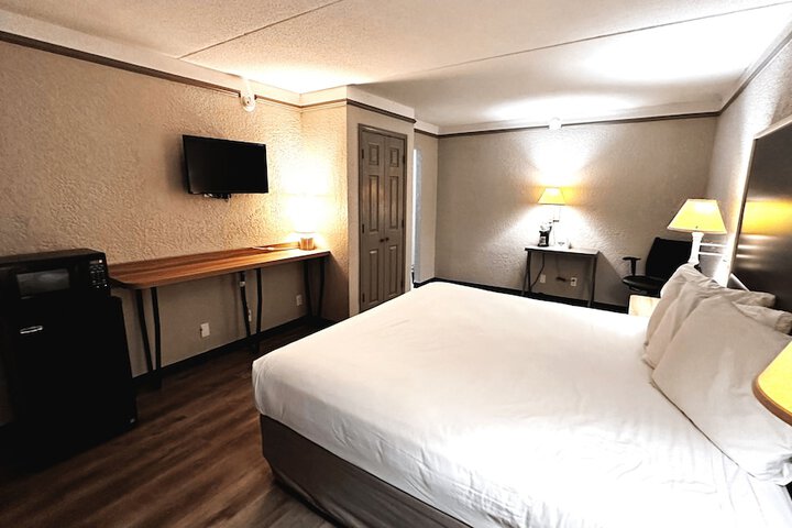 Room 38 of 62