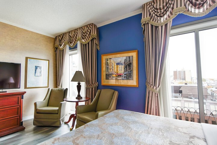 Room 73 of 128