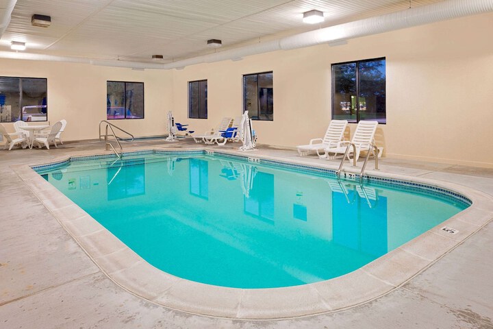 Pool 2 of 18