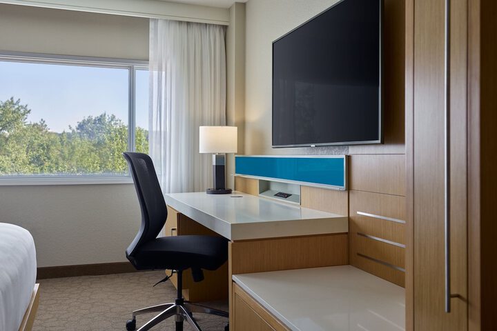 Room 13 of 26