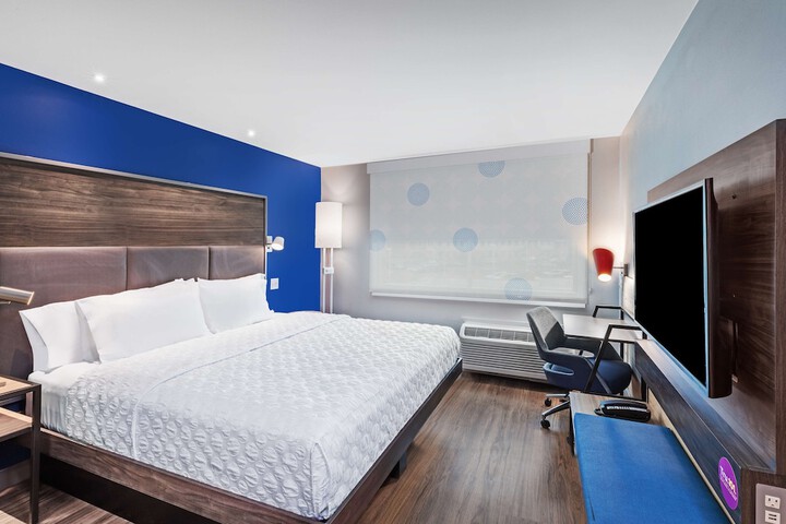 Room 18 of 25