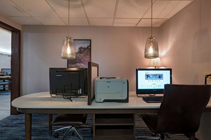 Business Center 46 of 46