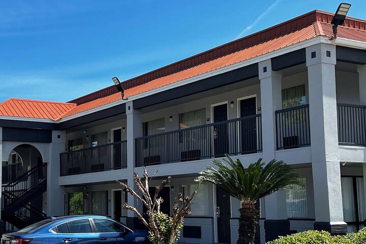 Super 8 by Wyndham Slidell