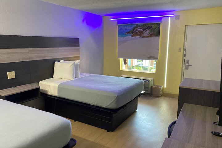 Room 16 of 28