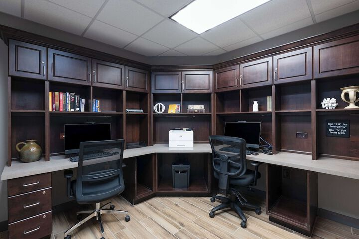 Business Center 41 of 41