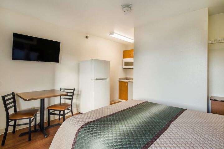 Room 17 of 33