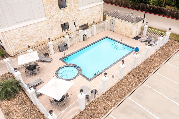 Holiday Inn Express Hotel & Suites BEAUMONT NW by IHG