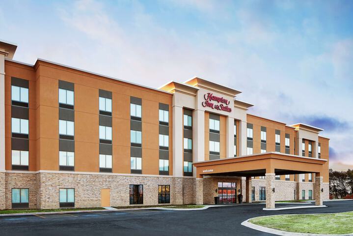 Hampton Inn & Suites Chicago Waukegan