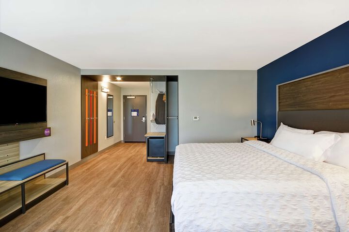 Room 15 of 35
