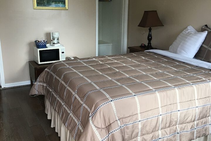 Room 70 of 177