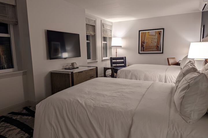 The Yorktowne Hotel Tapestry Collection by Hilton