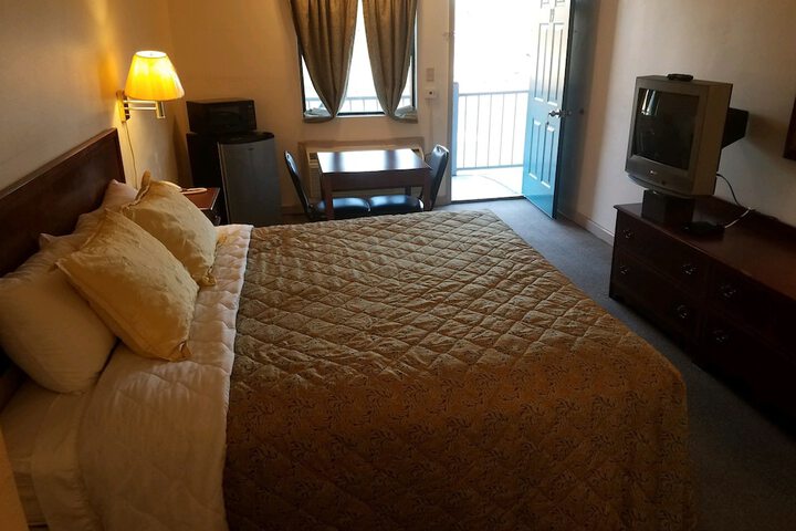 Room 13 of 15