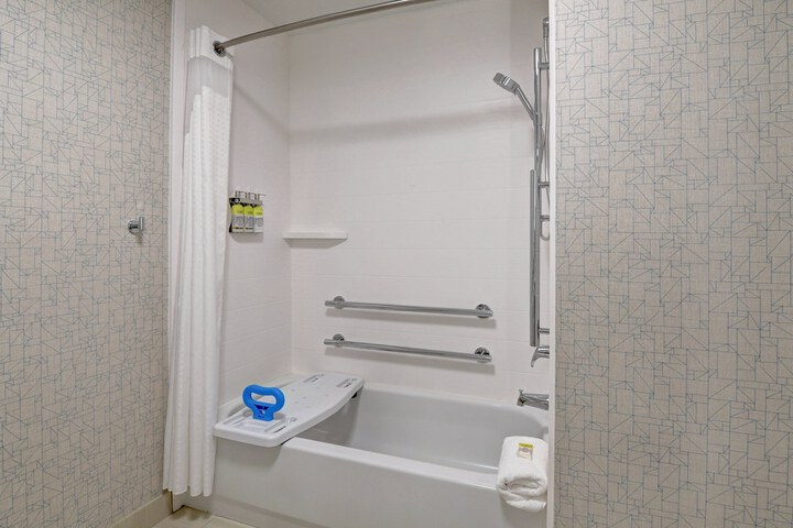 Holiday Inn Express Hotel & Suites Anderson-I-85 by IHG