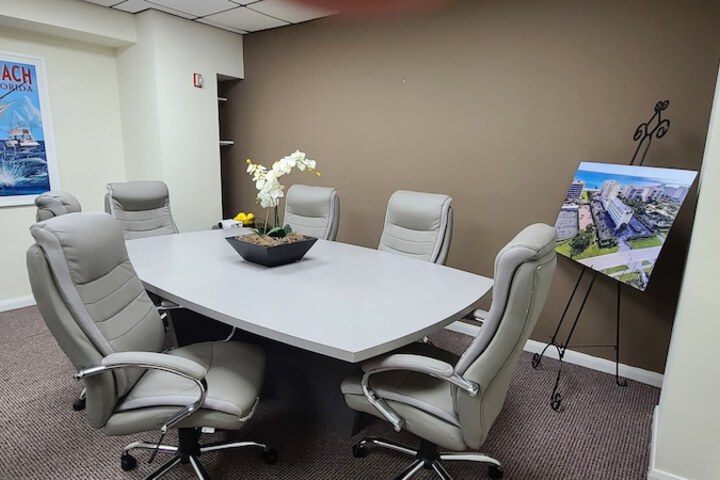 Business Center 79 of 81