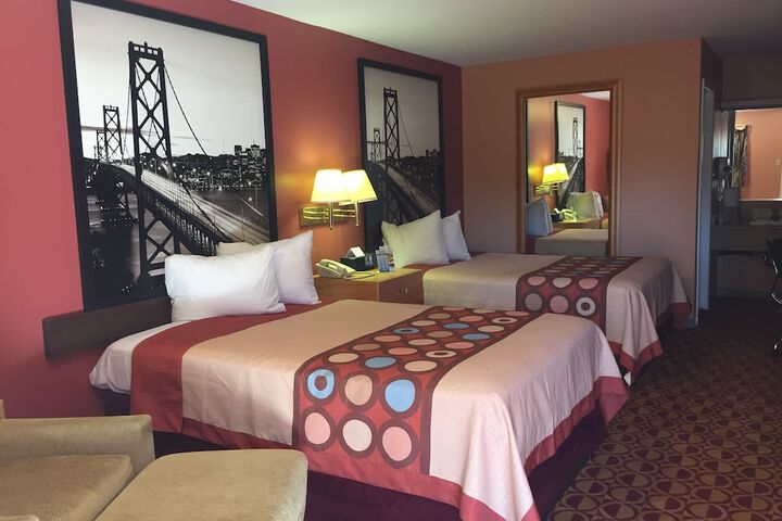 Room 14 of 33