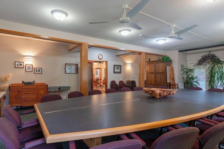 Cedar Wood Lodge B & B