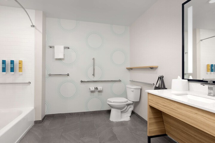 Room 16 of 27