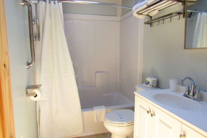 Shorelands Guest Resort and Cottages