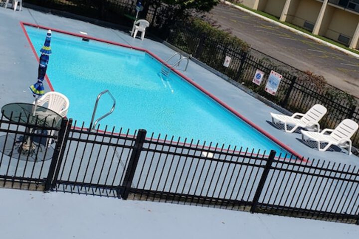 Pool 4 of 28