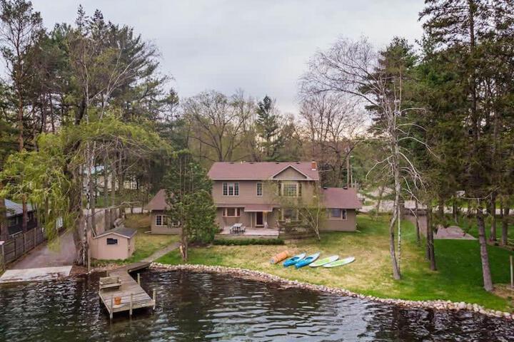 Lake House Family Vacation - Sleeps 12 Dock Kayaks Paddle Boards