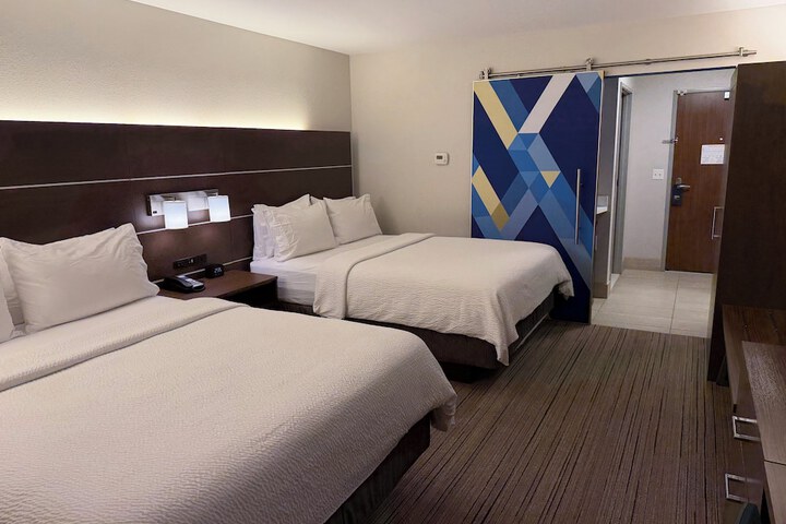 Holiday Inn Express & Suites Hannibal - Medical Center by IHG