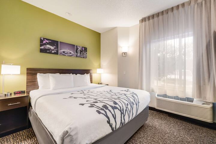 Room 21 of 36
