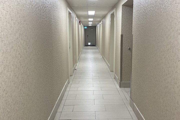 Ballroom/Hall 81 of 82