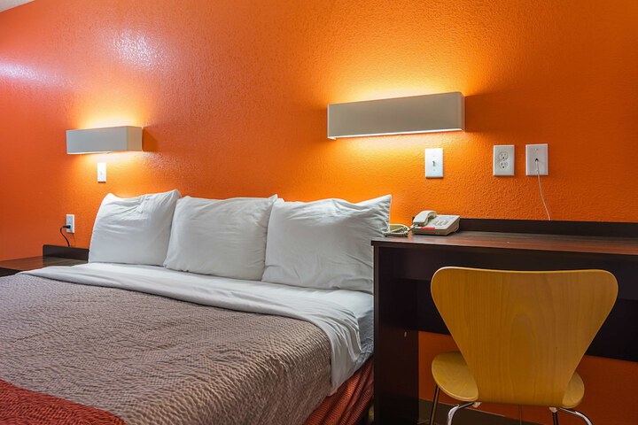 Room 15 of 30