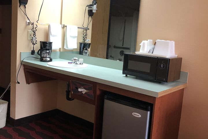 Room 18 of 25