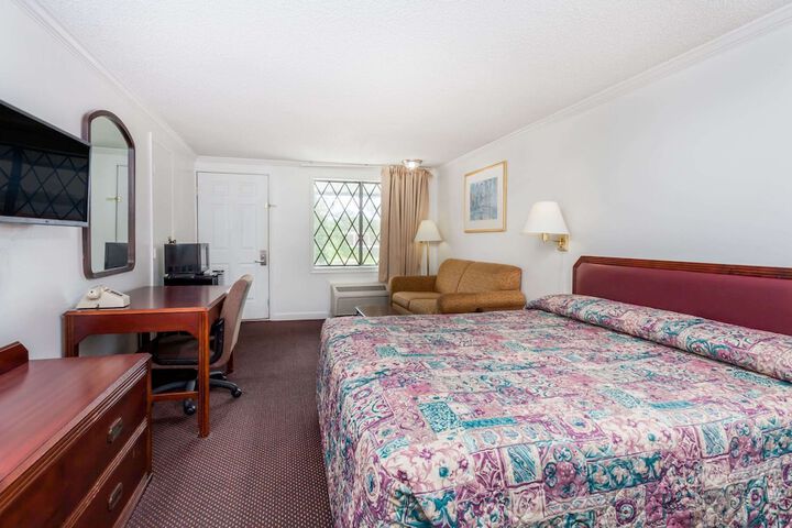 Room 13 of 15
