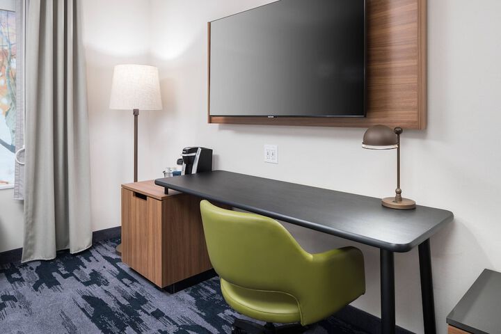 Room 11 of 27