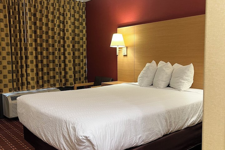 Room 7 of 15