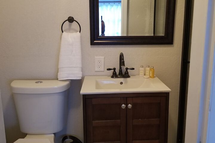 Room 28 of 104