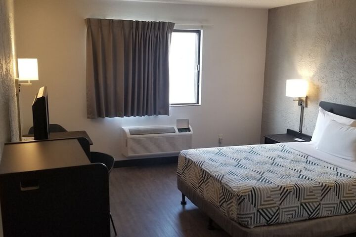 Motel 6 Elk Grove Village IL - OHare